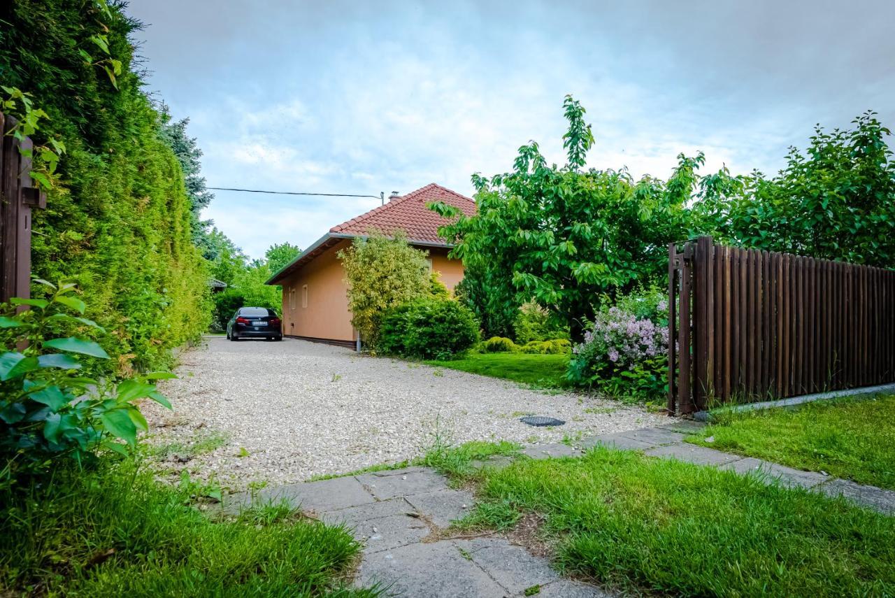 Вілла Sunny Garden Pihenohaz Шіофок Екстер'єр фото